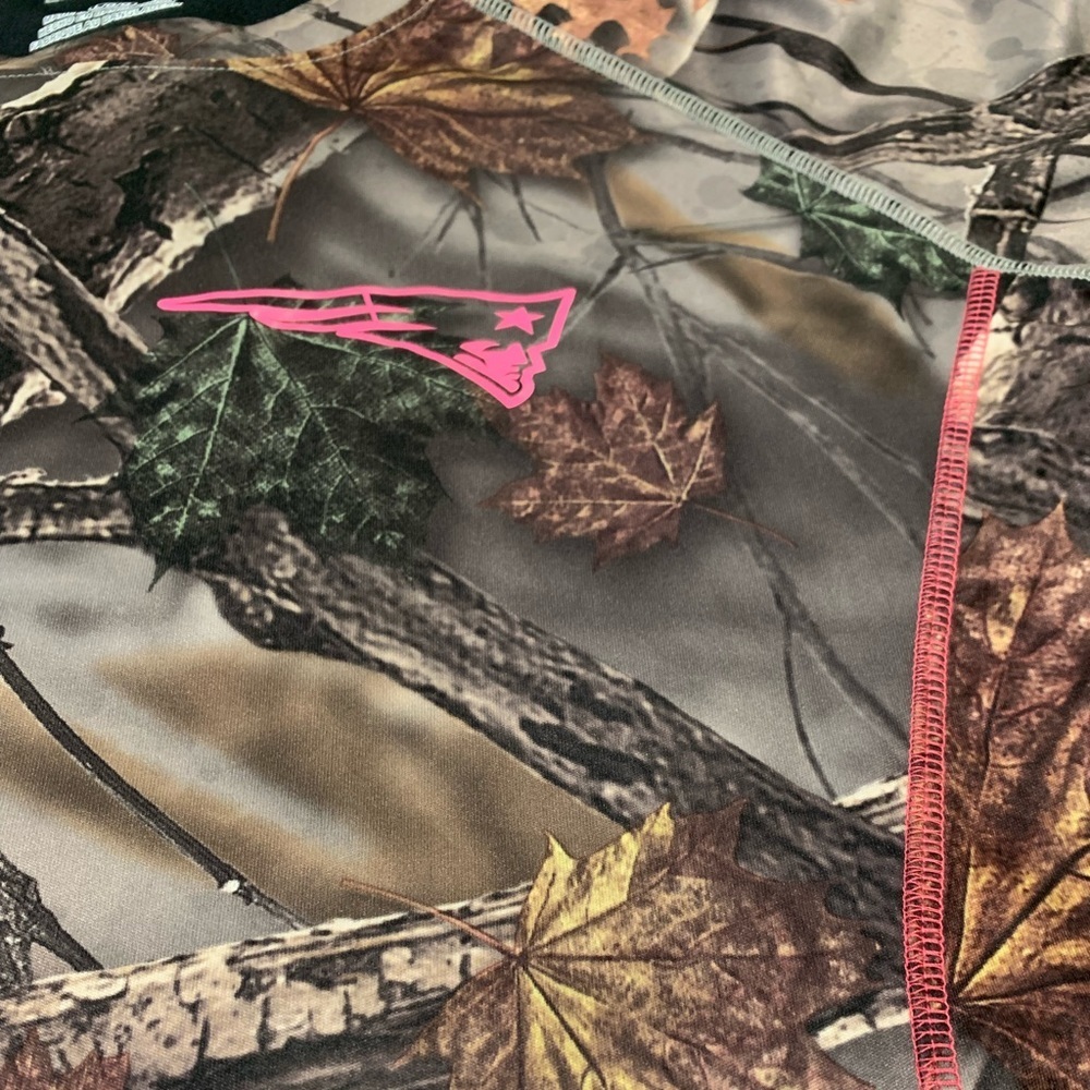 Womans Patriots Camo shirt - Picture 2 of 5